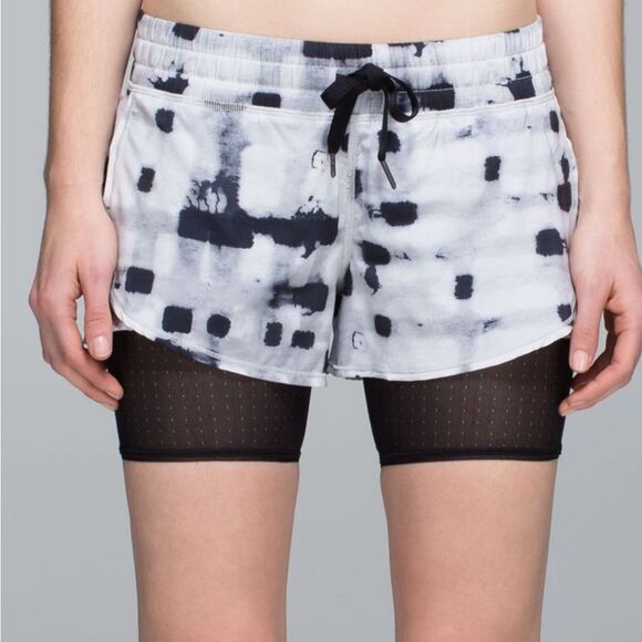 Lululemon Hot To Street Short - Picture 7 of 8